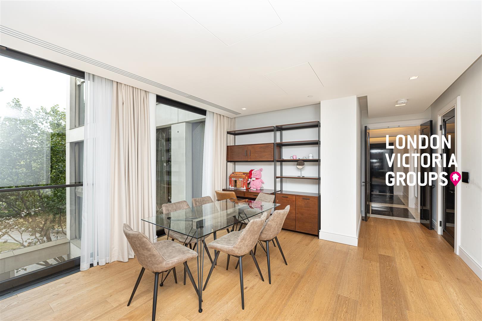 5 Belvedere Road, LONDON
